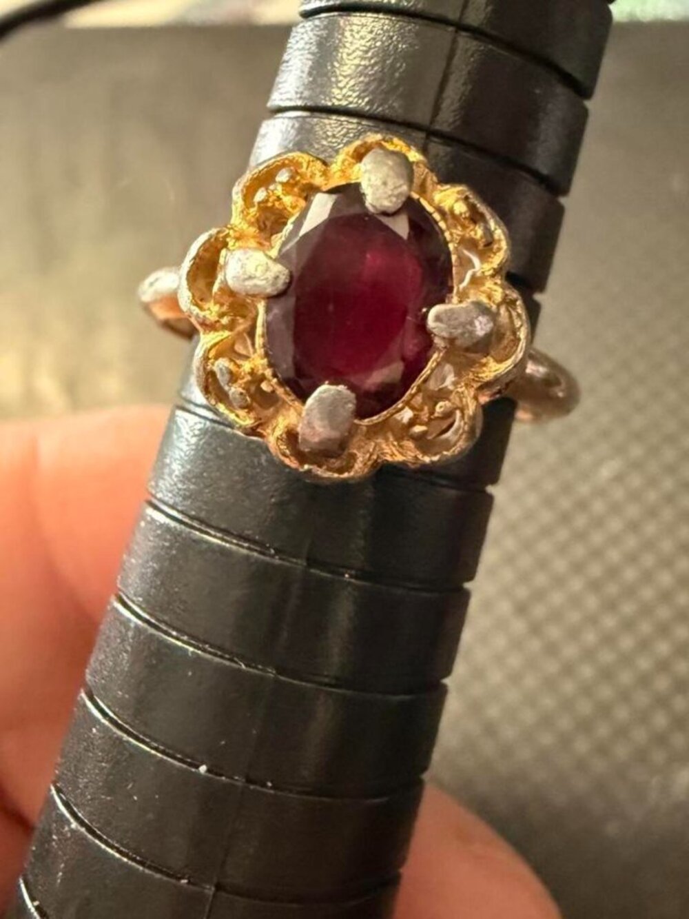 Vintage Adjustable Ruby Red Glass Cocktail Ring – Ornate Floral Gold Tone Statem